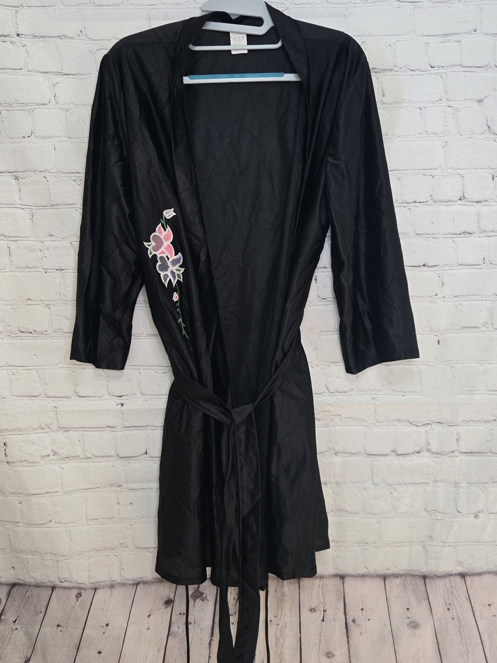 Black Floral Appliqué Satin Robe - Women’s Intimates & Sleepwear Vintage 70s 80s